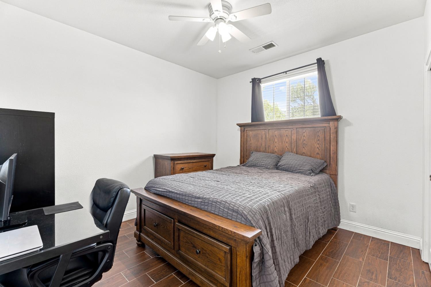 3905 Richmond Ave, Clovis, CA 93619