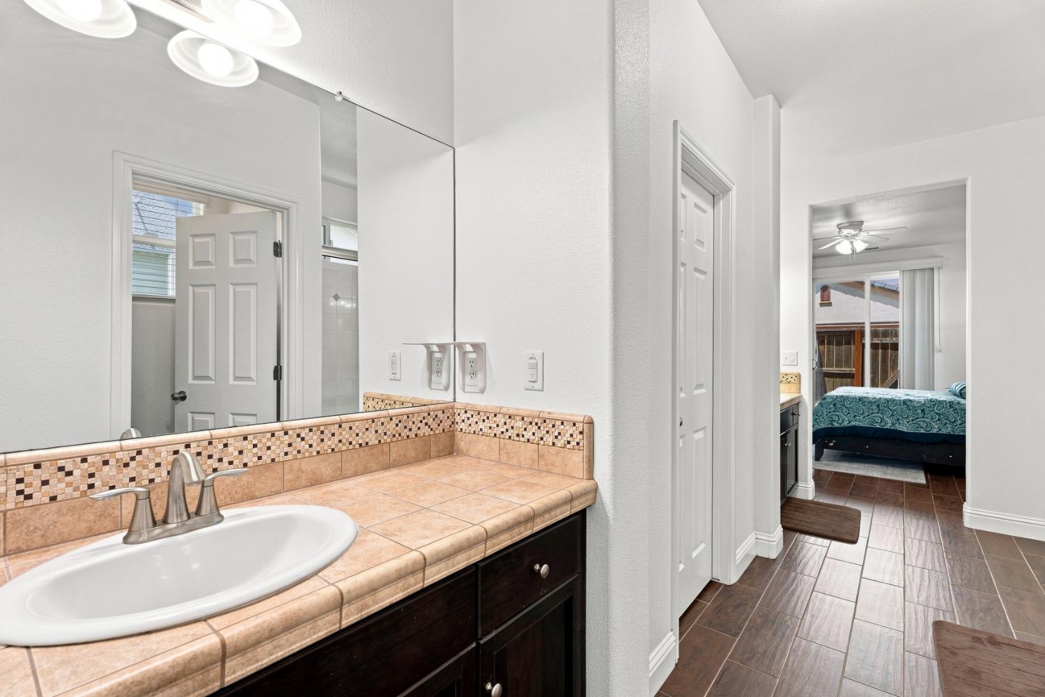 3905 Richmond Ave, Clovis, CA 93619