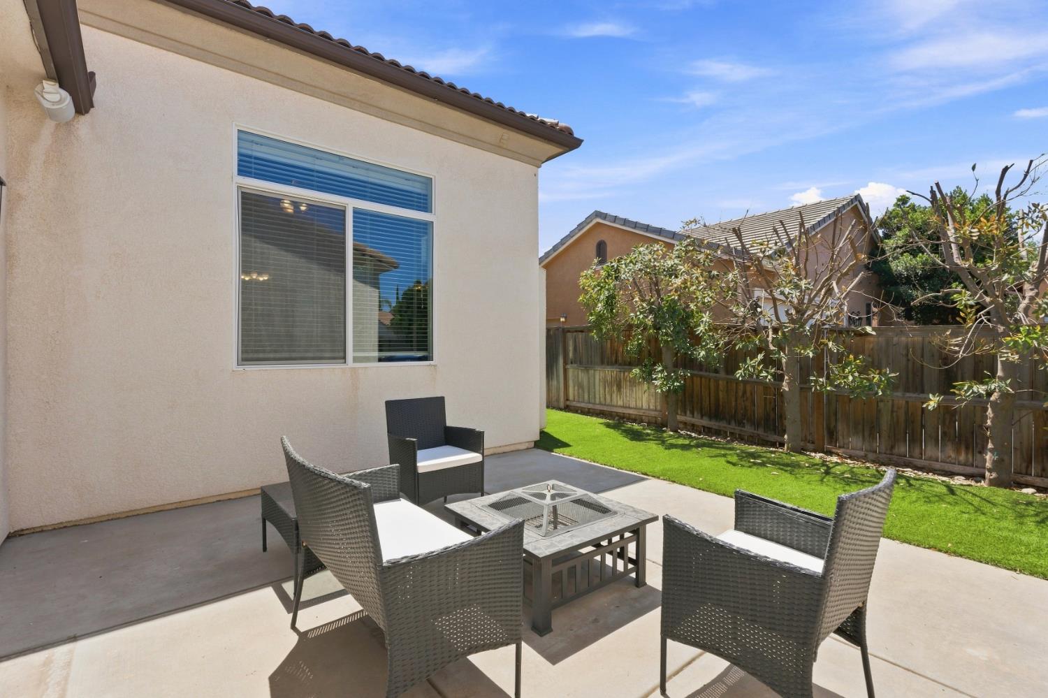 3905 Richmond Ave, Clovis, CA 93619