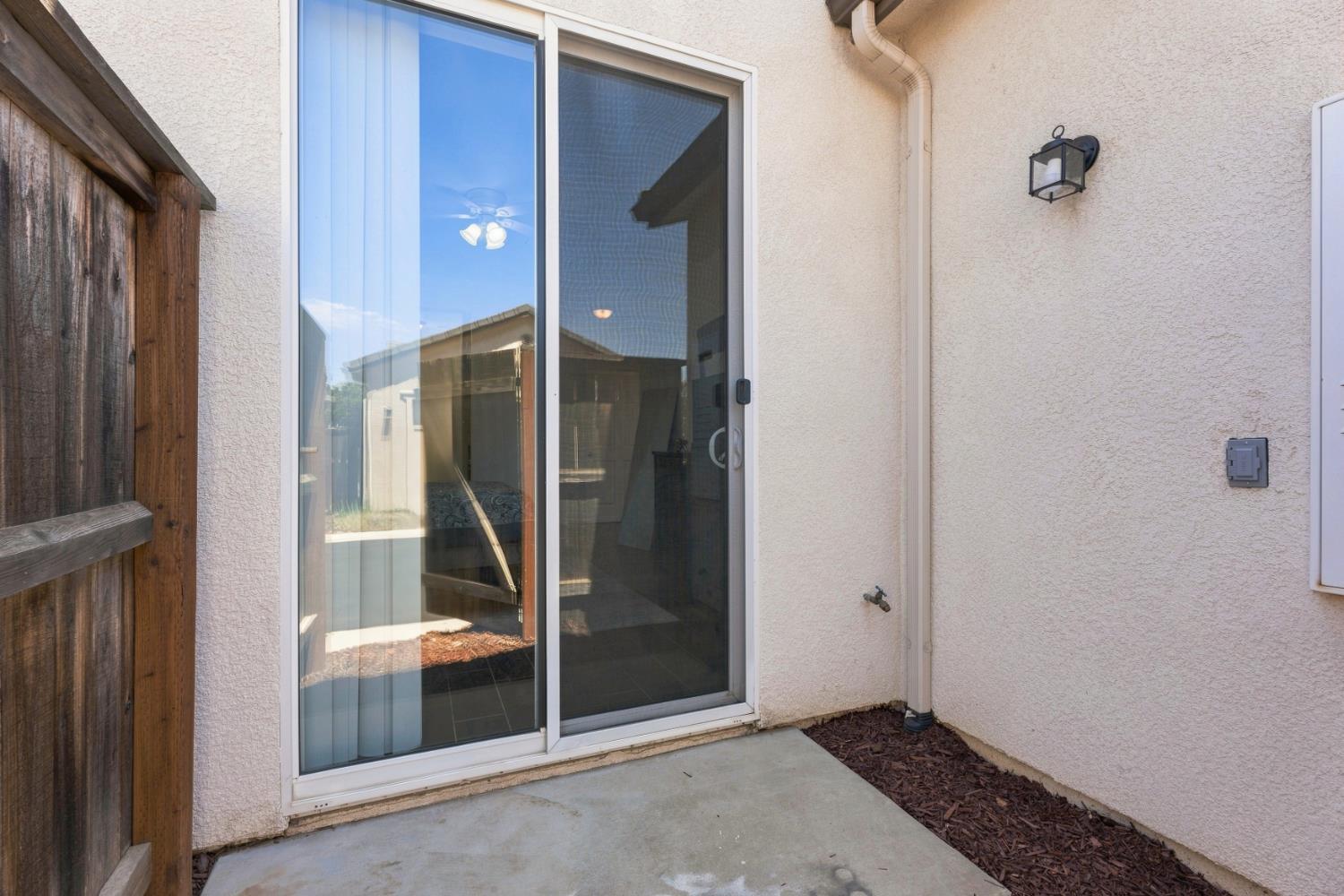 3905 Richmond Ave, Clovis, CA 93619