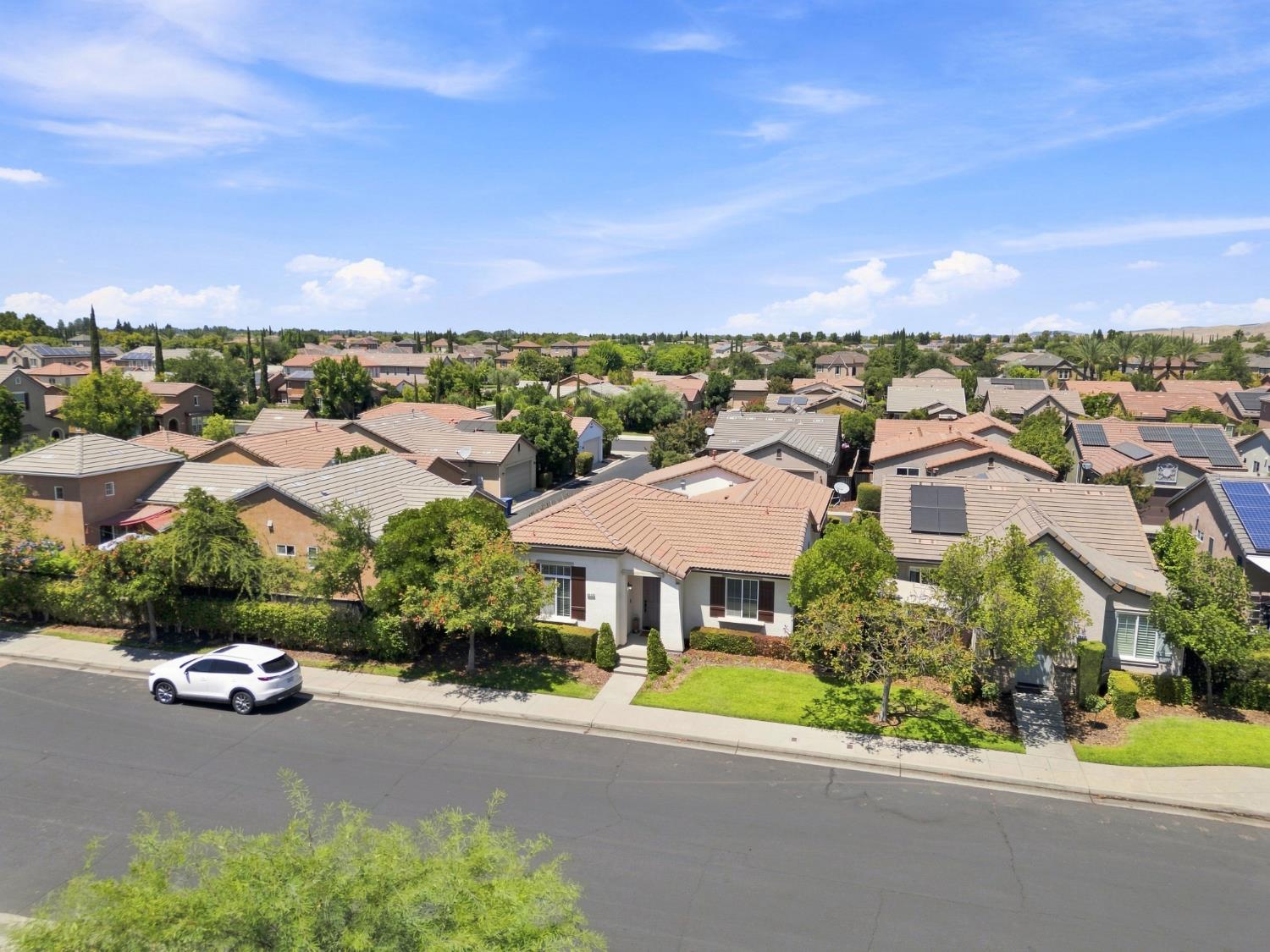 3905 Richmond Ave, Clovis, CA 93619