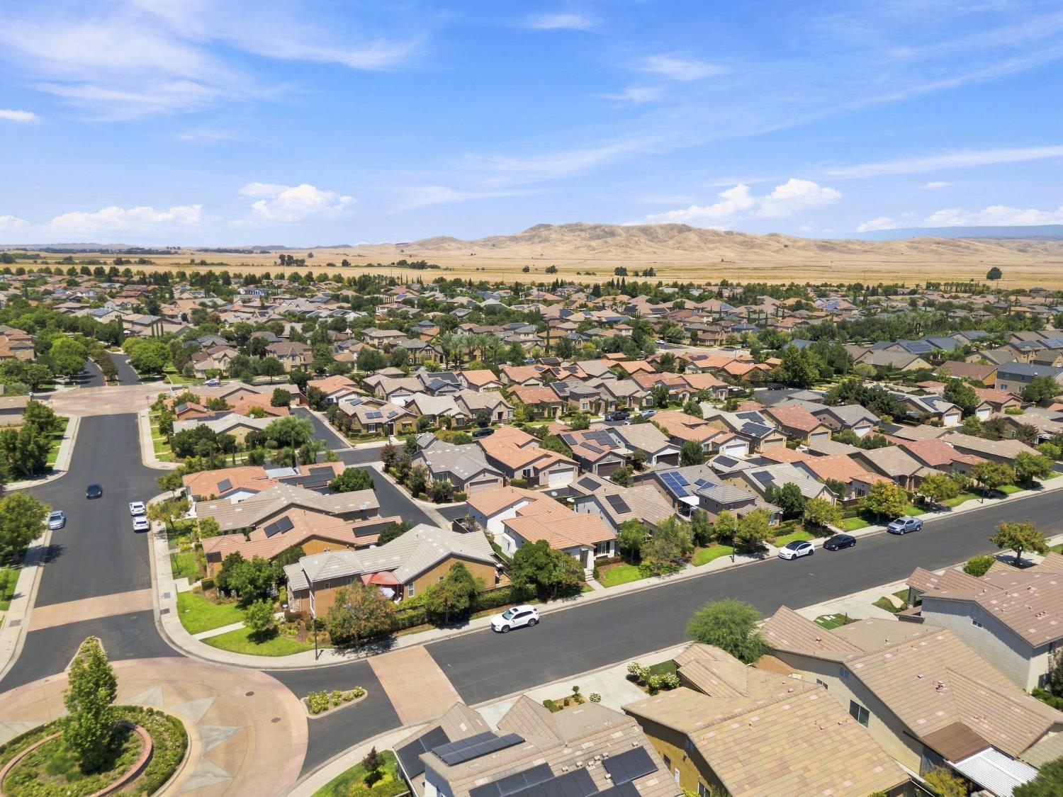 3905 Richmond Ave, Clovis, CA 93619
