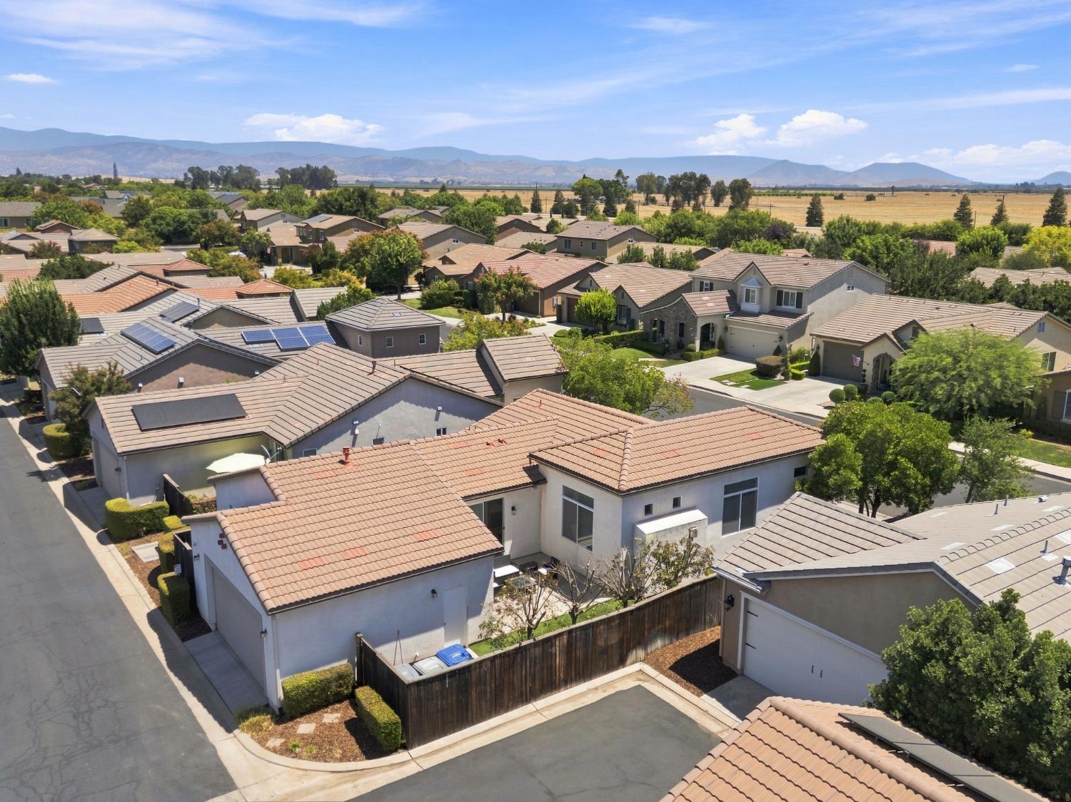 3905 Richmond Ave, Clovis, CA 93619