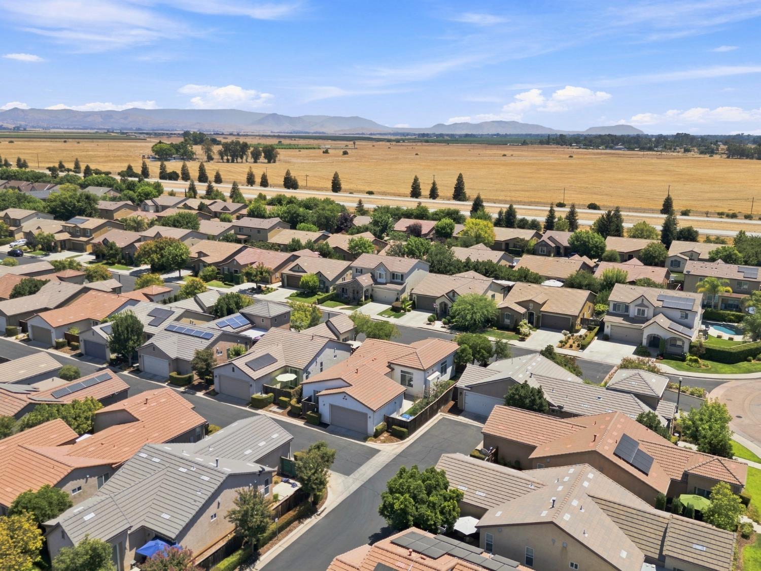 3905 Richmond Ave, Clovis, CA 93619