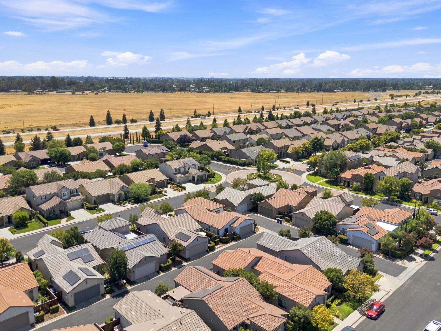 3905 Richmond Ave, Clovis, CA 93619