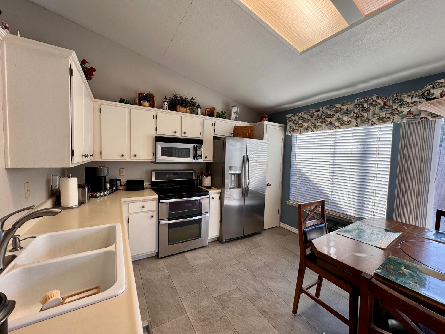 240 Gelf Ln, Modesto, CA 95357