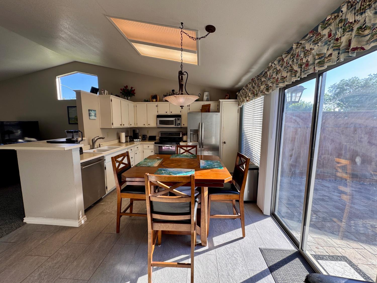 240 Gelf Ln, Modesto, CA 95357