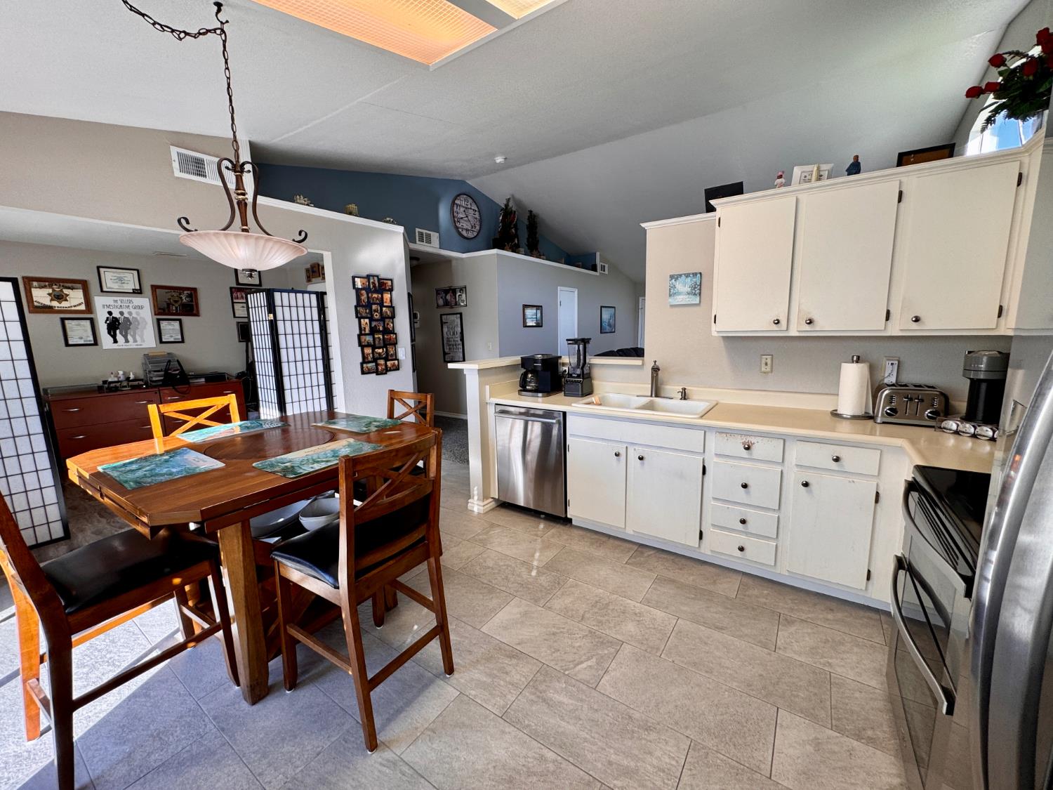 240 Gelf Ln, Modesto, CA 95357