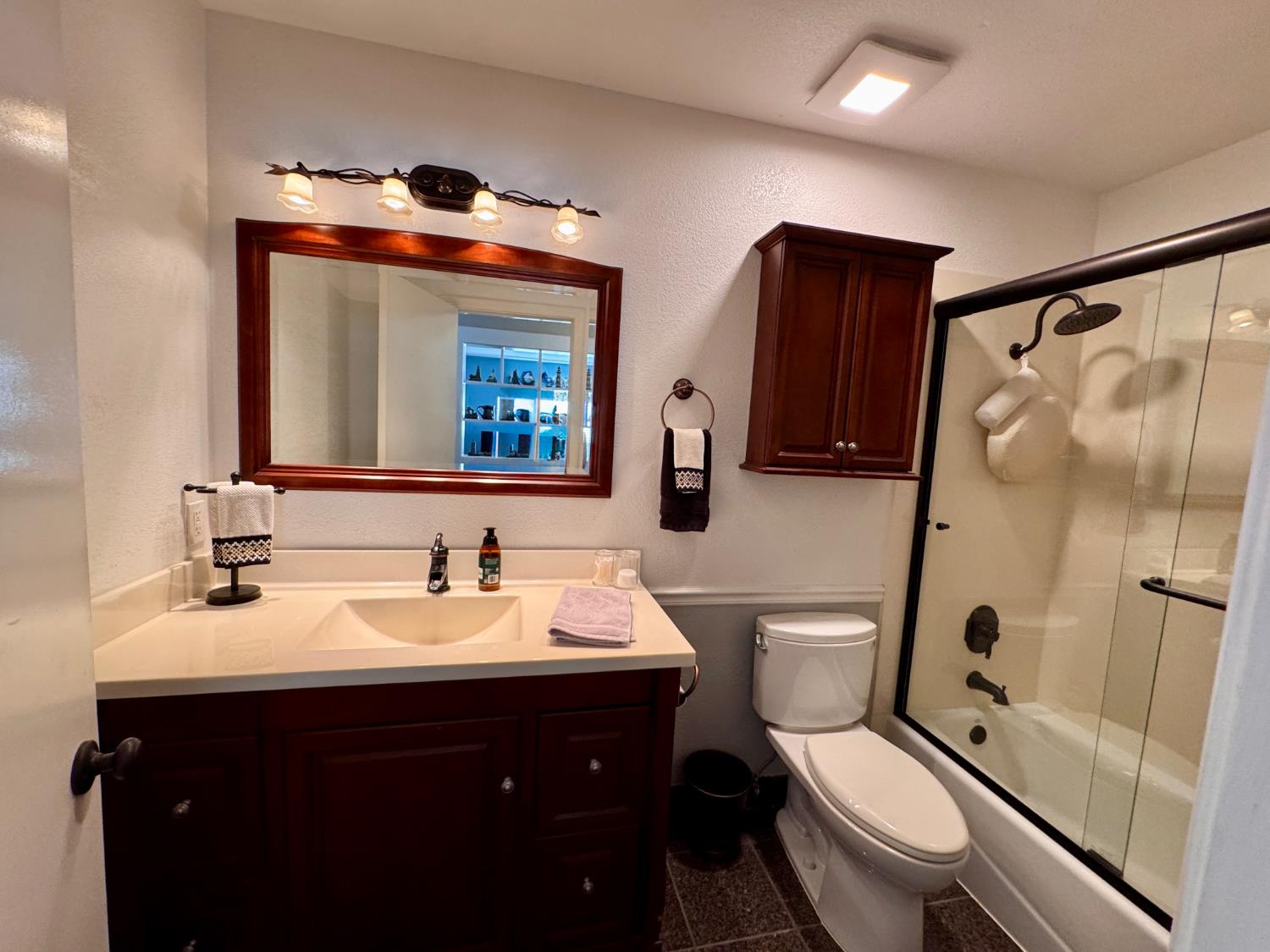 240 Gelf Ln, Modesto, CA 95357