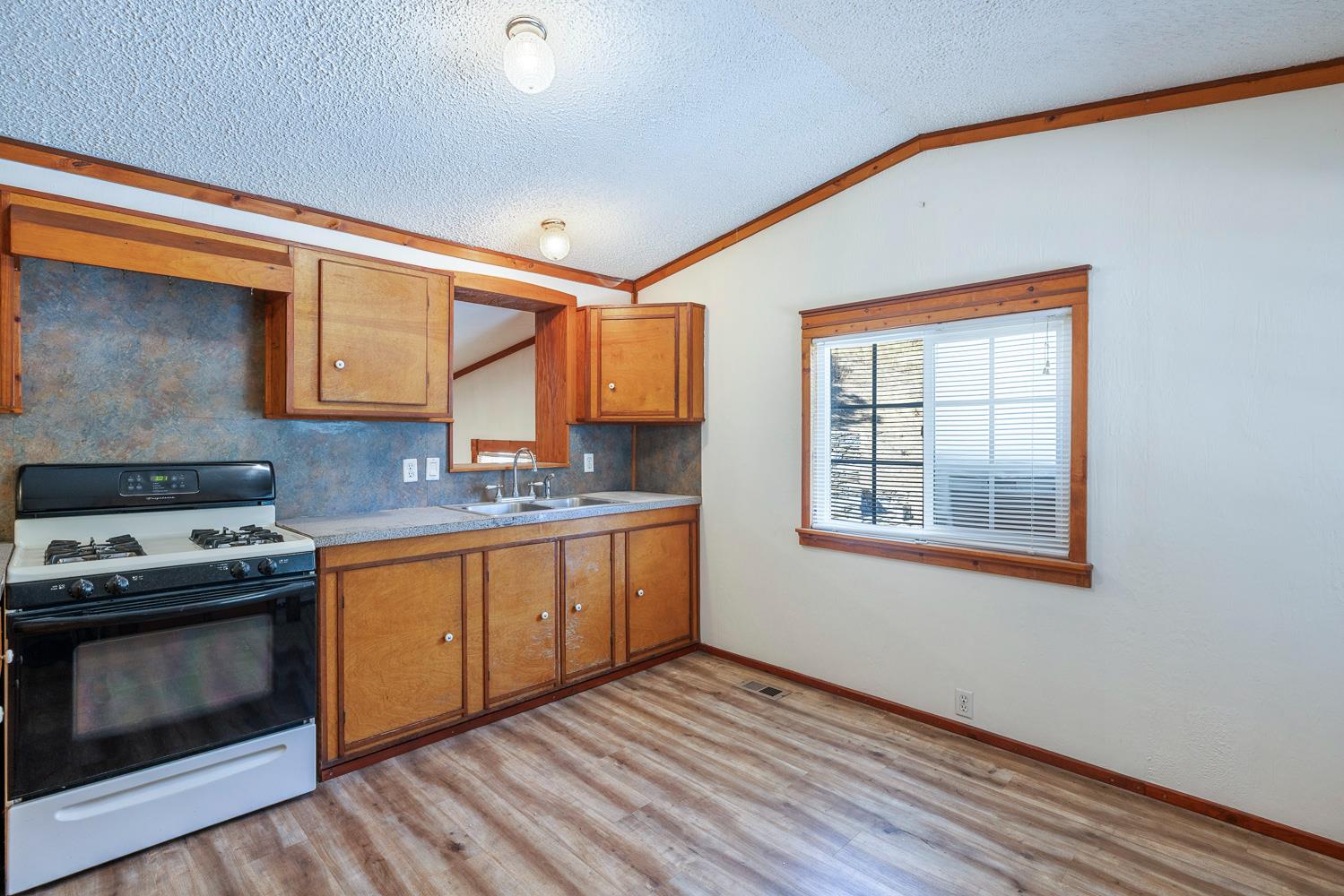 33086 Linson Rd, Tollhouse, CA 93667