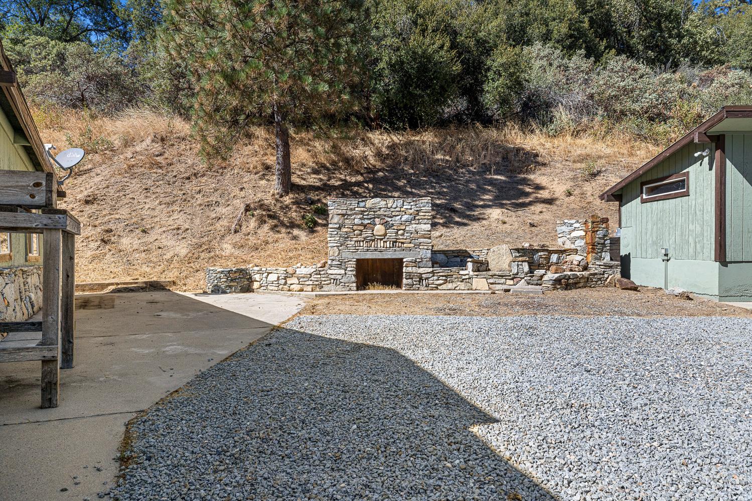 33086 Linson Rd, Tollhouse, CA 93667