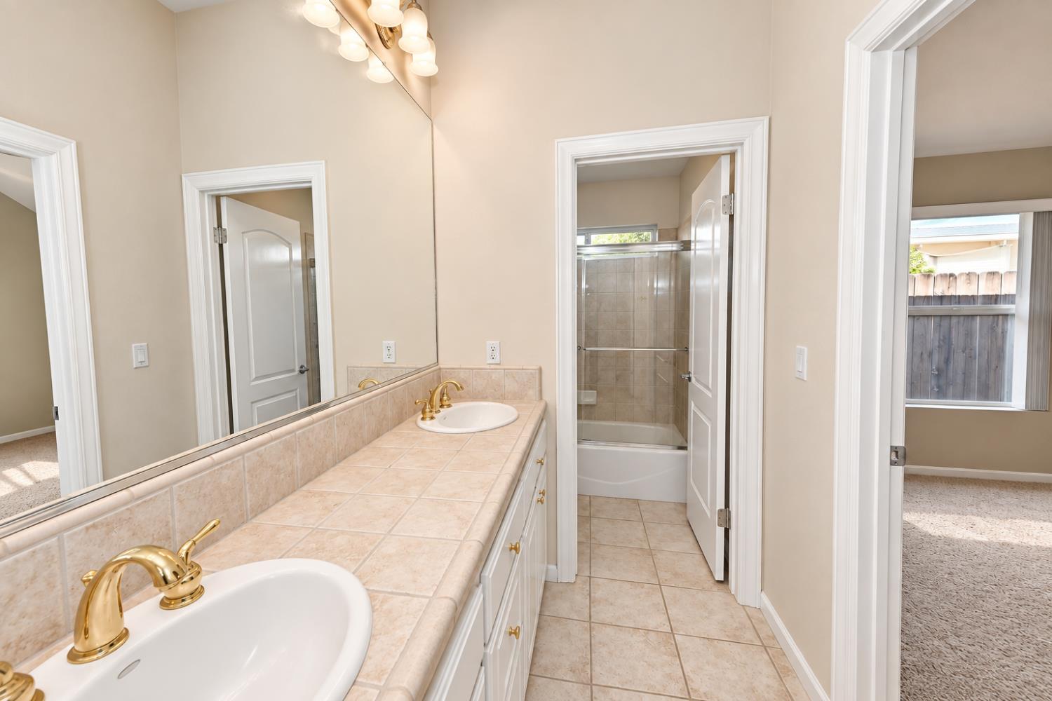 7025 N Pleasant Ave #108, Fresno, CA 93711