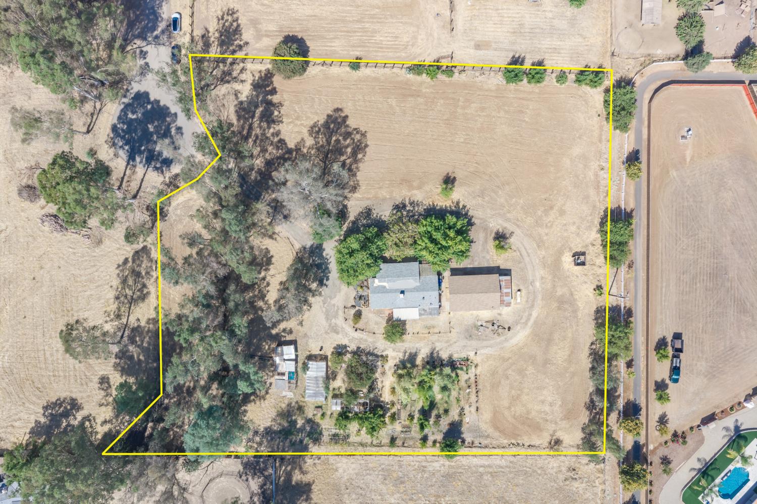12752 N Robinson Ave, Sanger, CA 93657