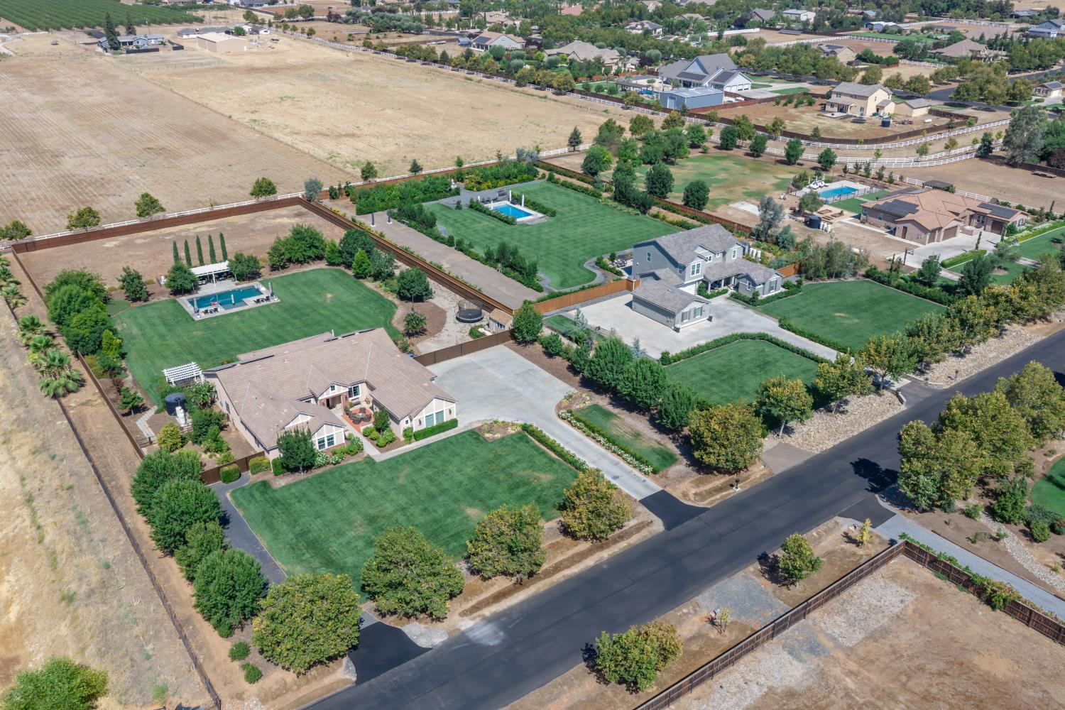12752 N Robinson Ave, Sanger, CA 93657