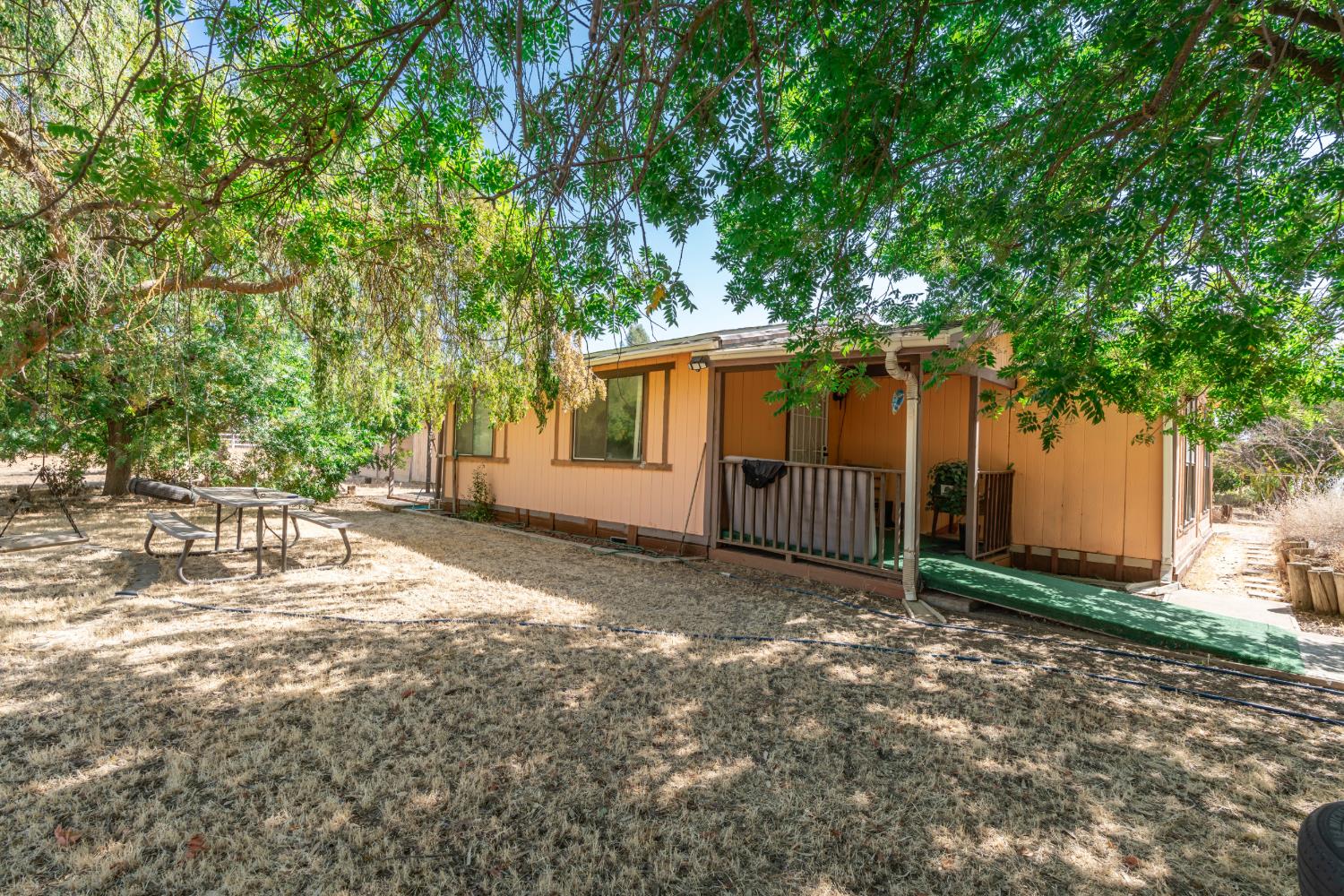 12752 N Robinson Ave, Sanger, CA 93657