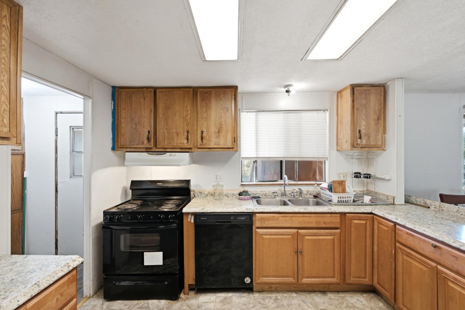 12752 N Robinson Ave, Sanger, CA 93657