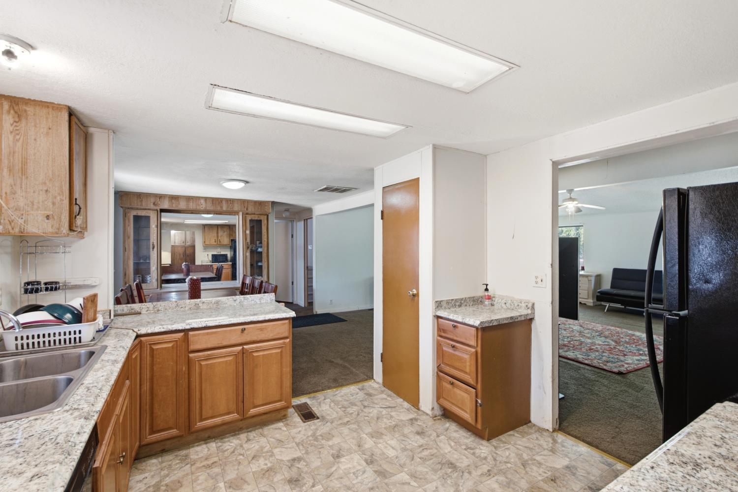 12752 N Robinson Ave, Sanger, CA 93657