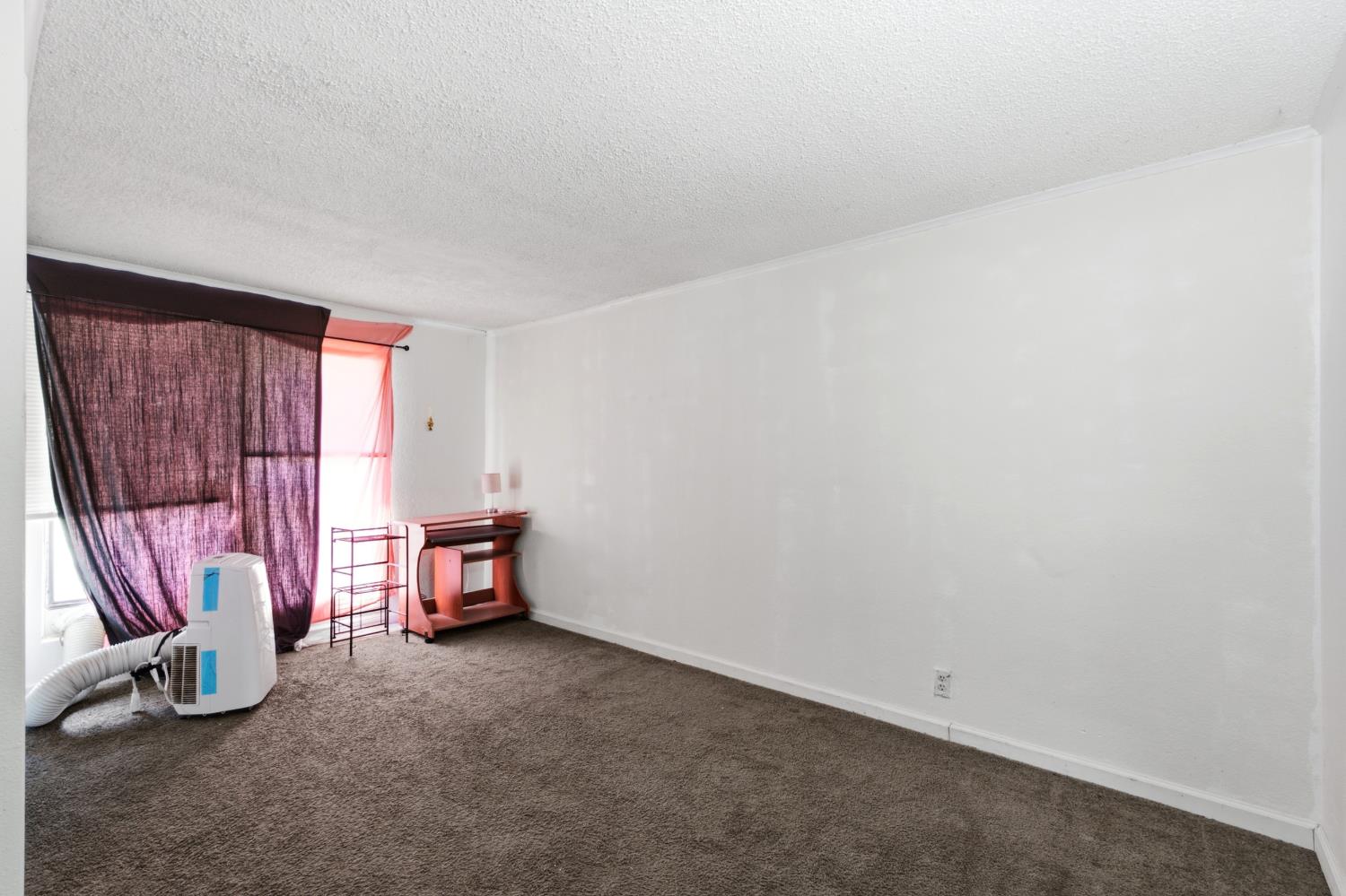 12752 N Robinson Ave, Sanger, CA 93657