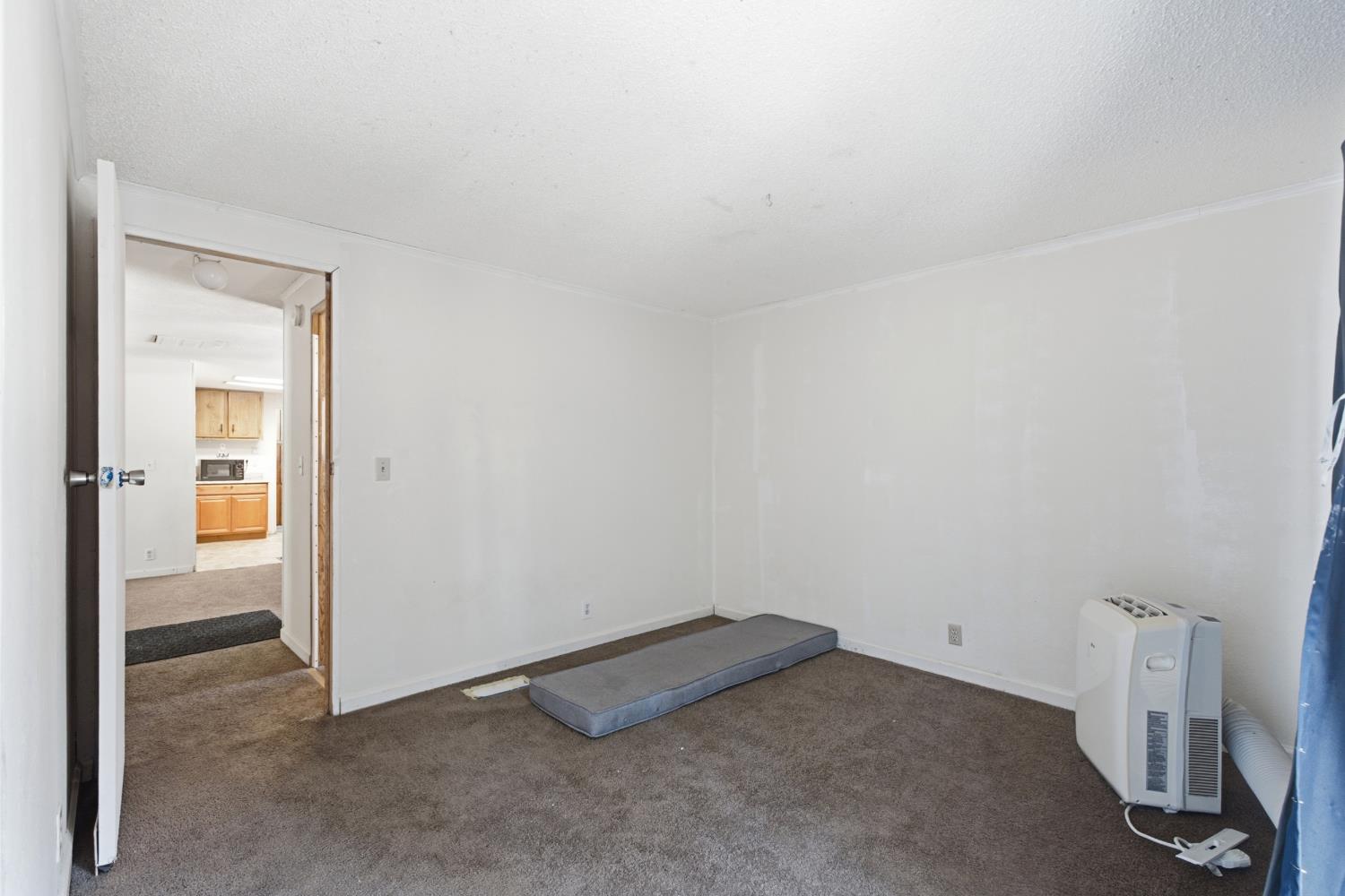 12752 N Robinson Ave, Sanger, CA 93657