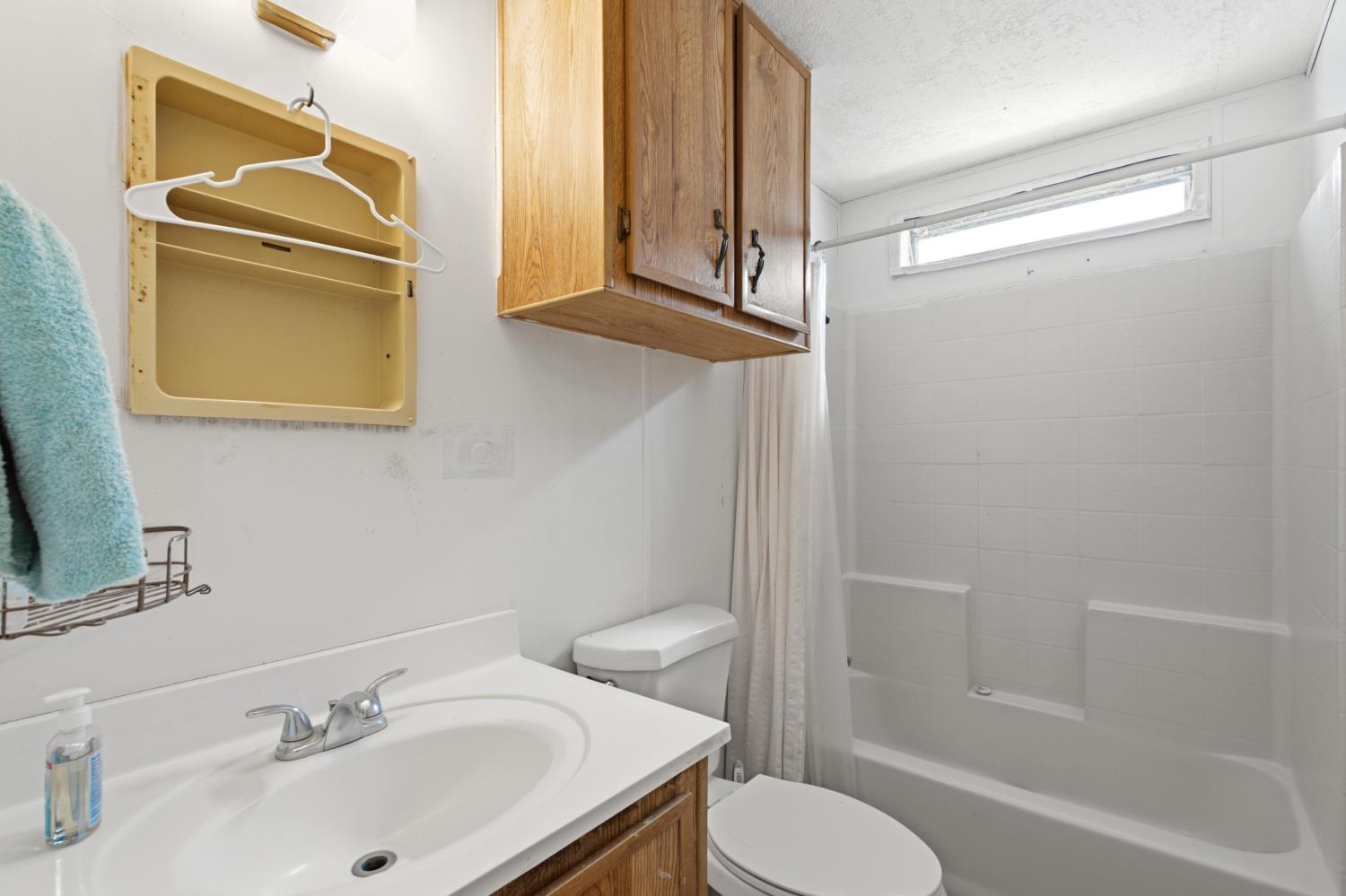 12752 N Robinson Ave, Sanger, CA 93657