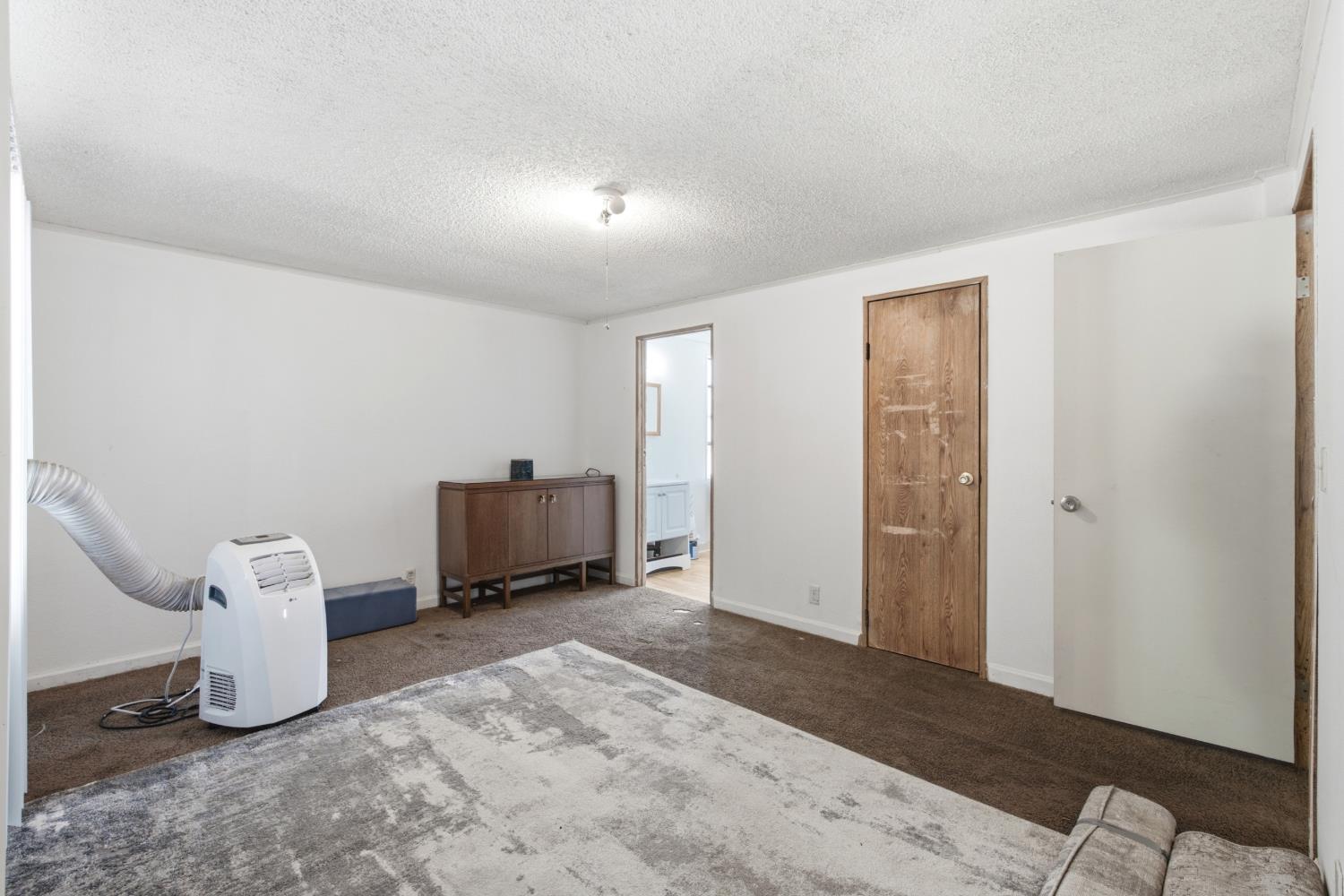 12752 N Robinson Ave, Sanger, CA 93657