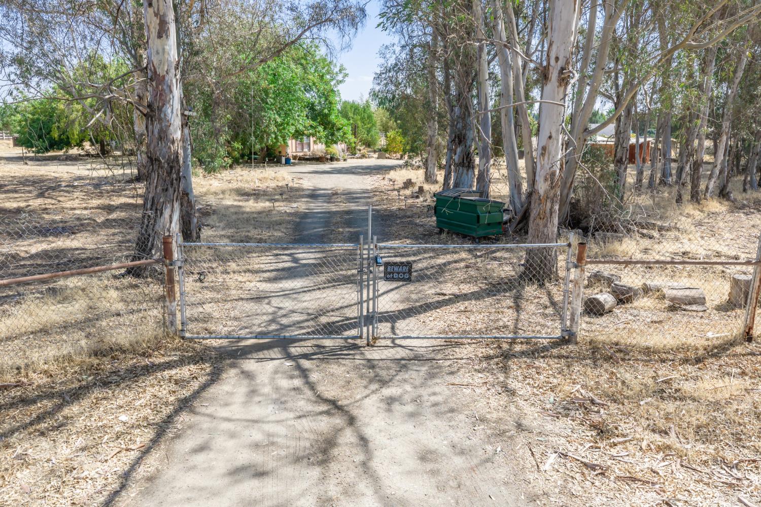 12752 N Robinson Ave, Sanger, CA 93657