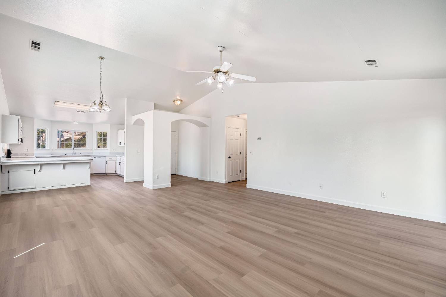 4285 W Saginaw Way, Fresno, CA 93722