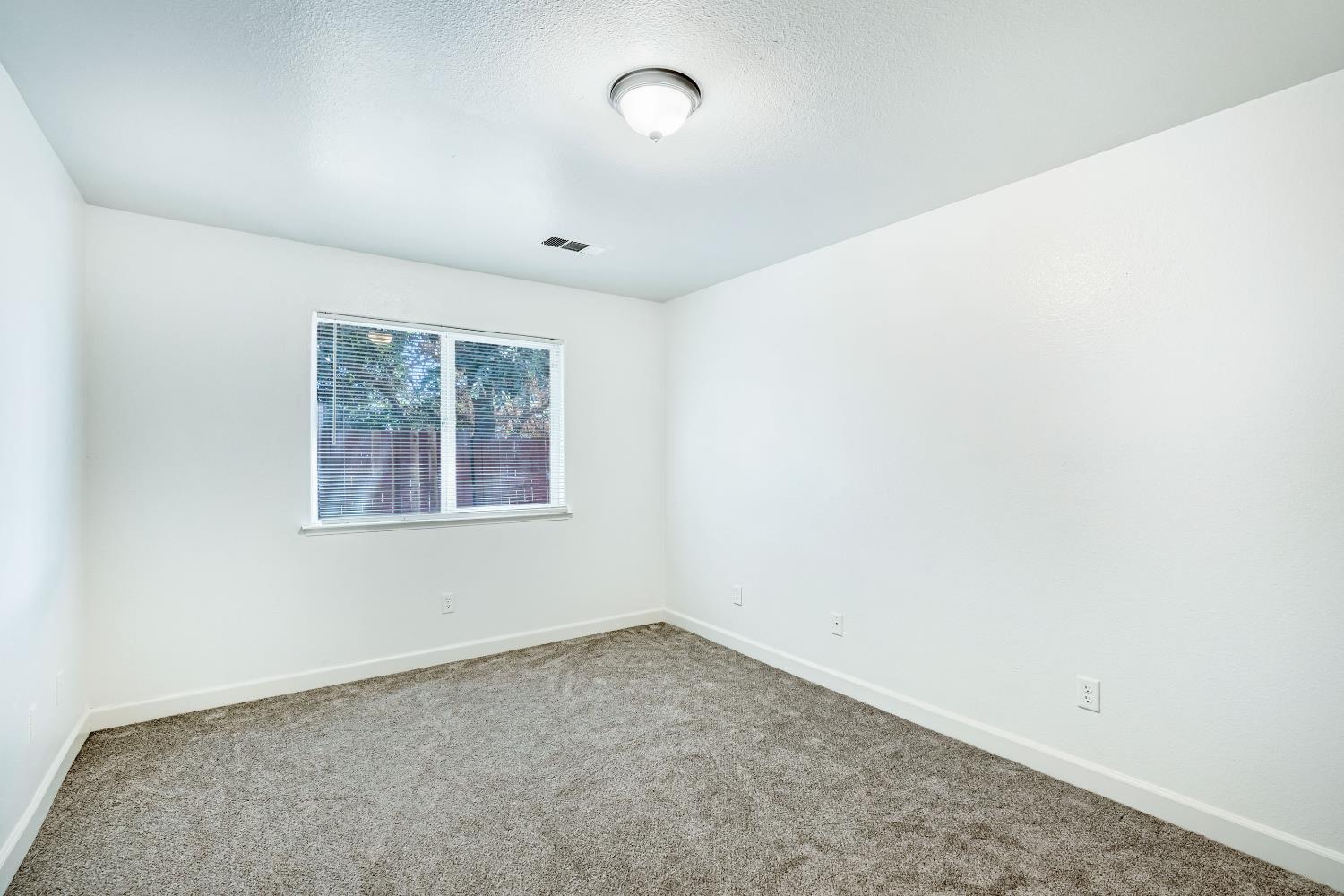 4285 W Saginaw Way, Fresno, CA 93722