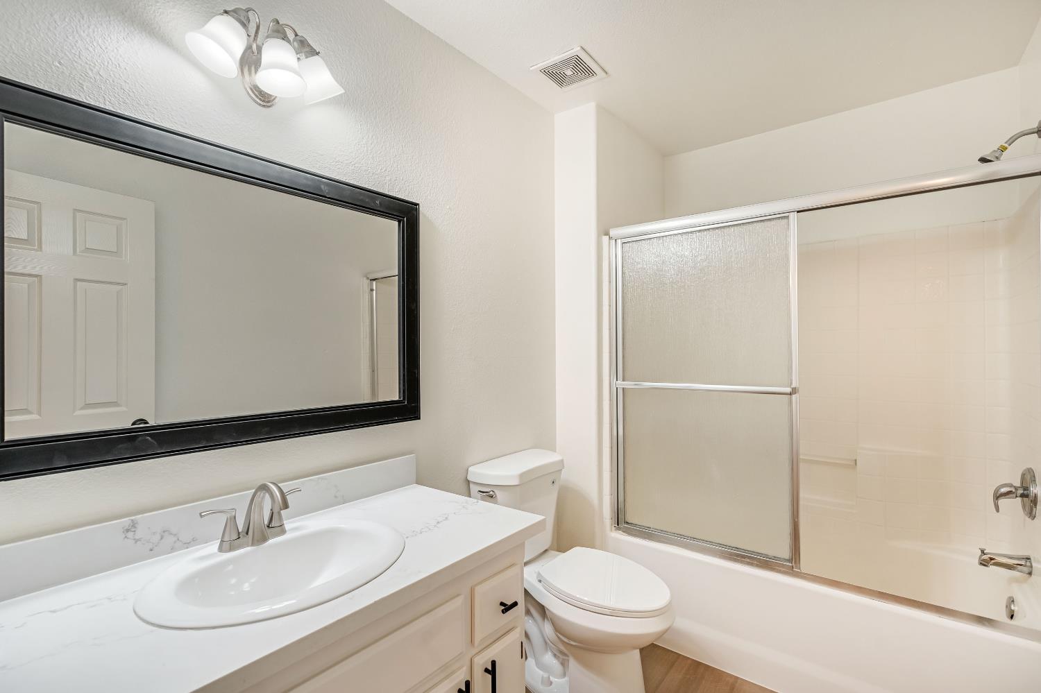 4285 W Saginaw Way, Fresno, CA 93722