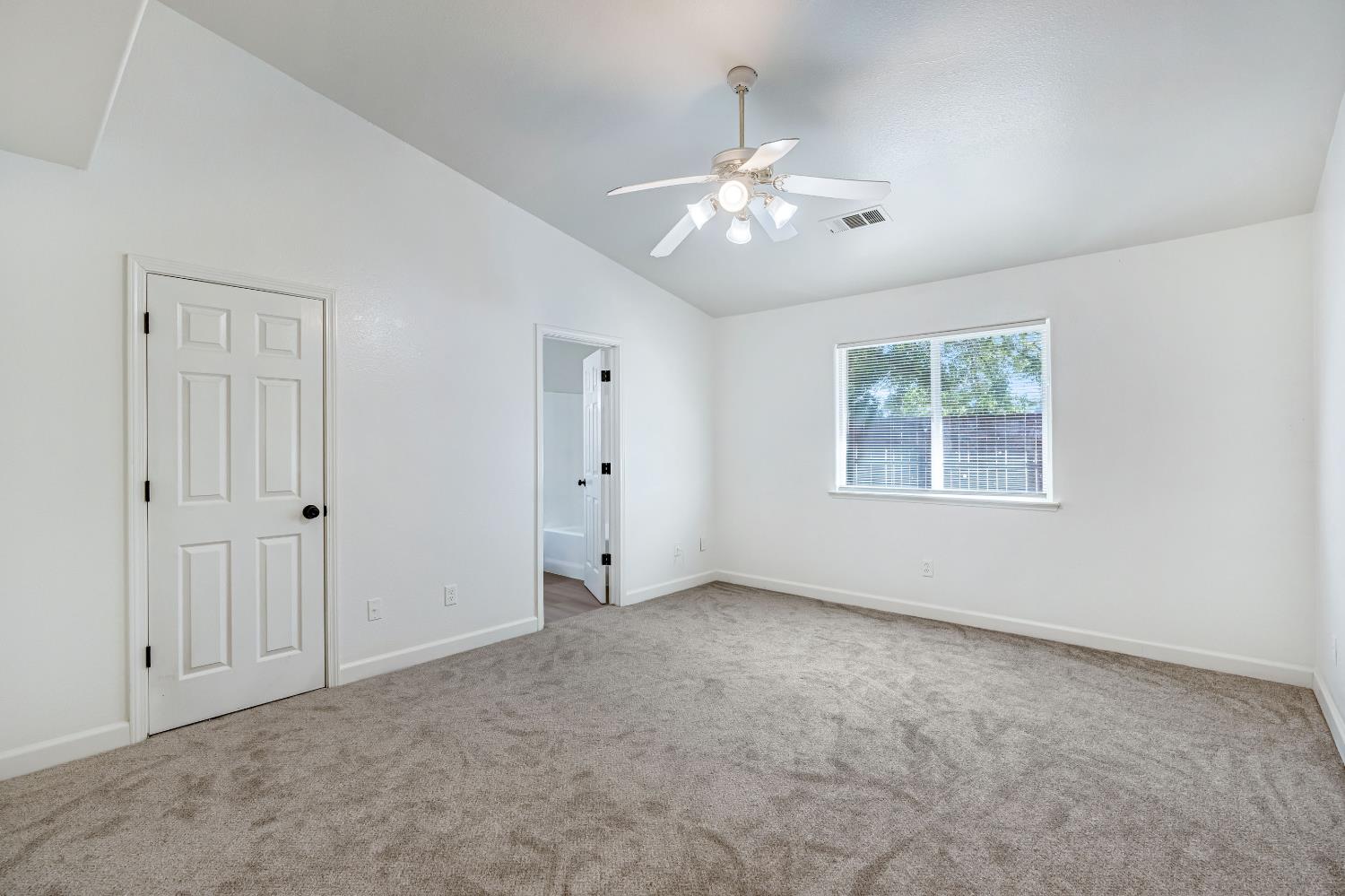 4285 W Saginaw Way, Fresno, CA 93722