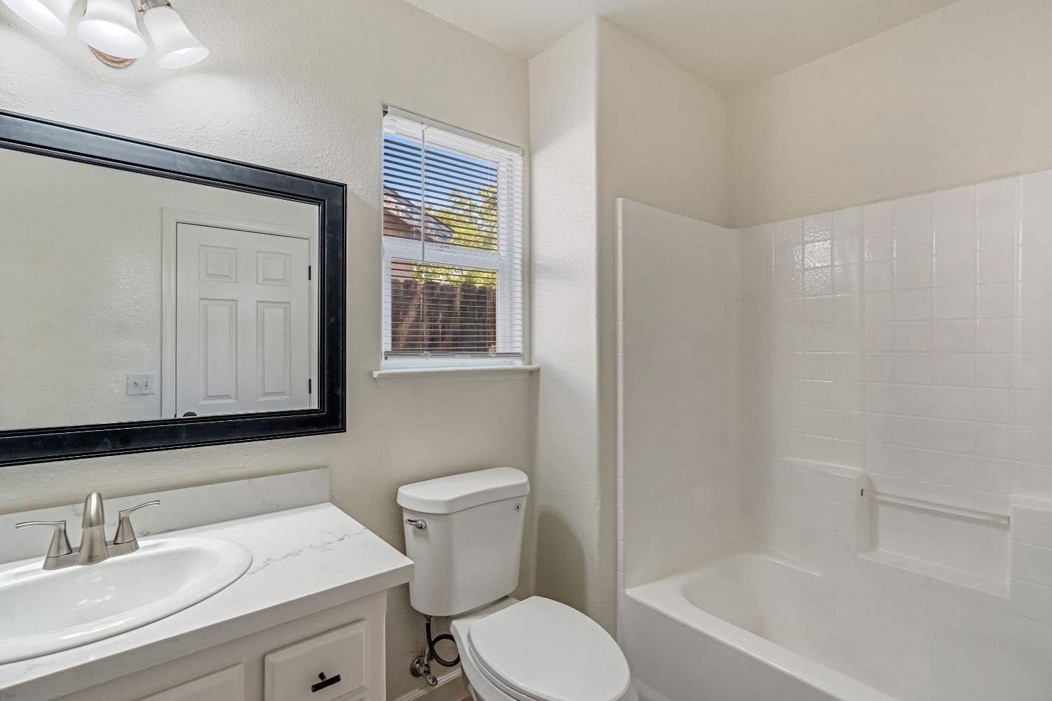 4285 W Saginaw Way, Fresno, CA 93722