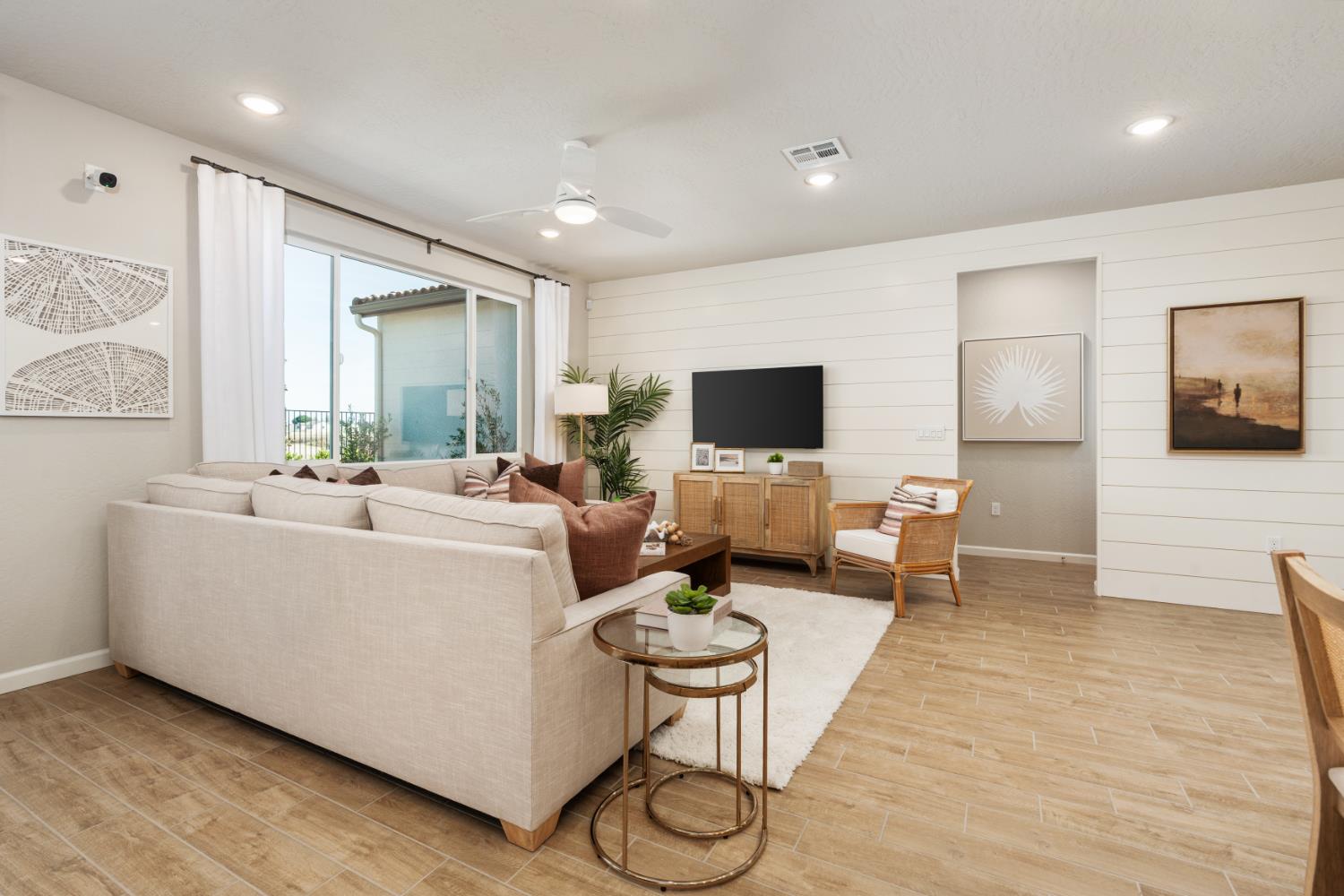 740 Solar Ln, Clovis, CA 93619