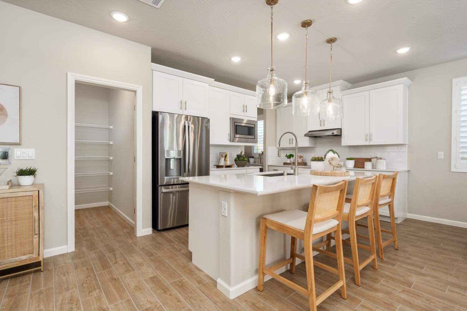 724 Solar Ln, Clovis, CA 93619