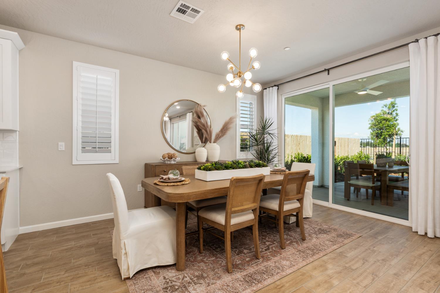 724 Solar Ln, Clovis, CA 93619