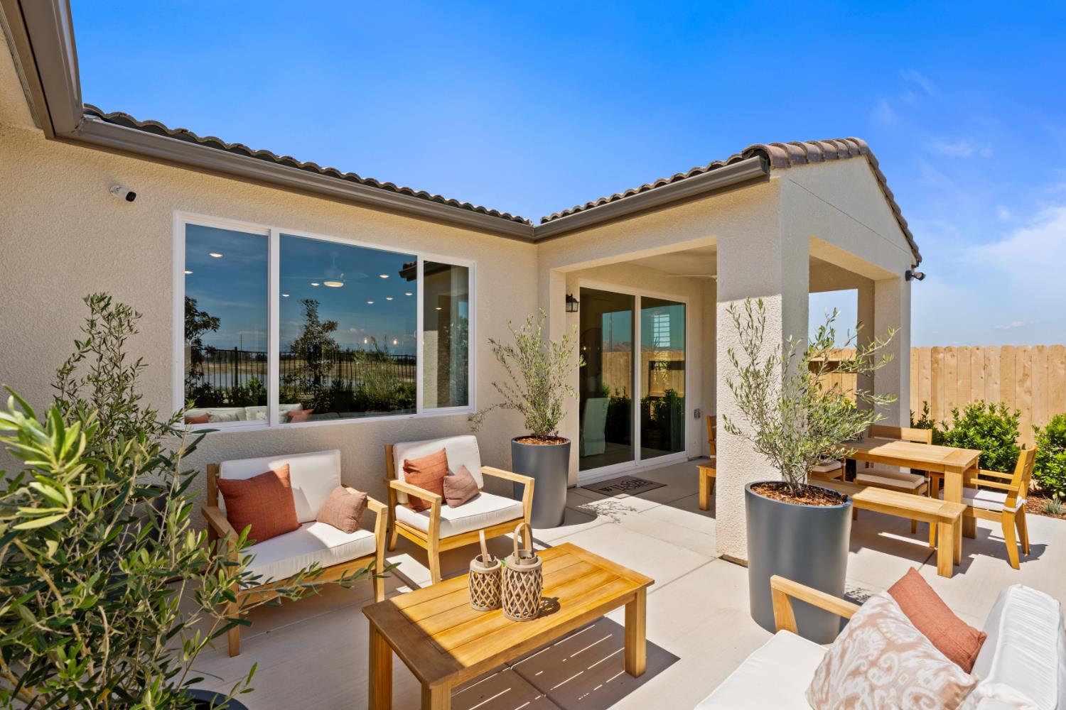 724 Solar Ln, Clovis, CA 93619