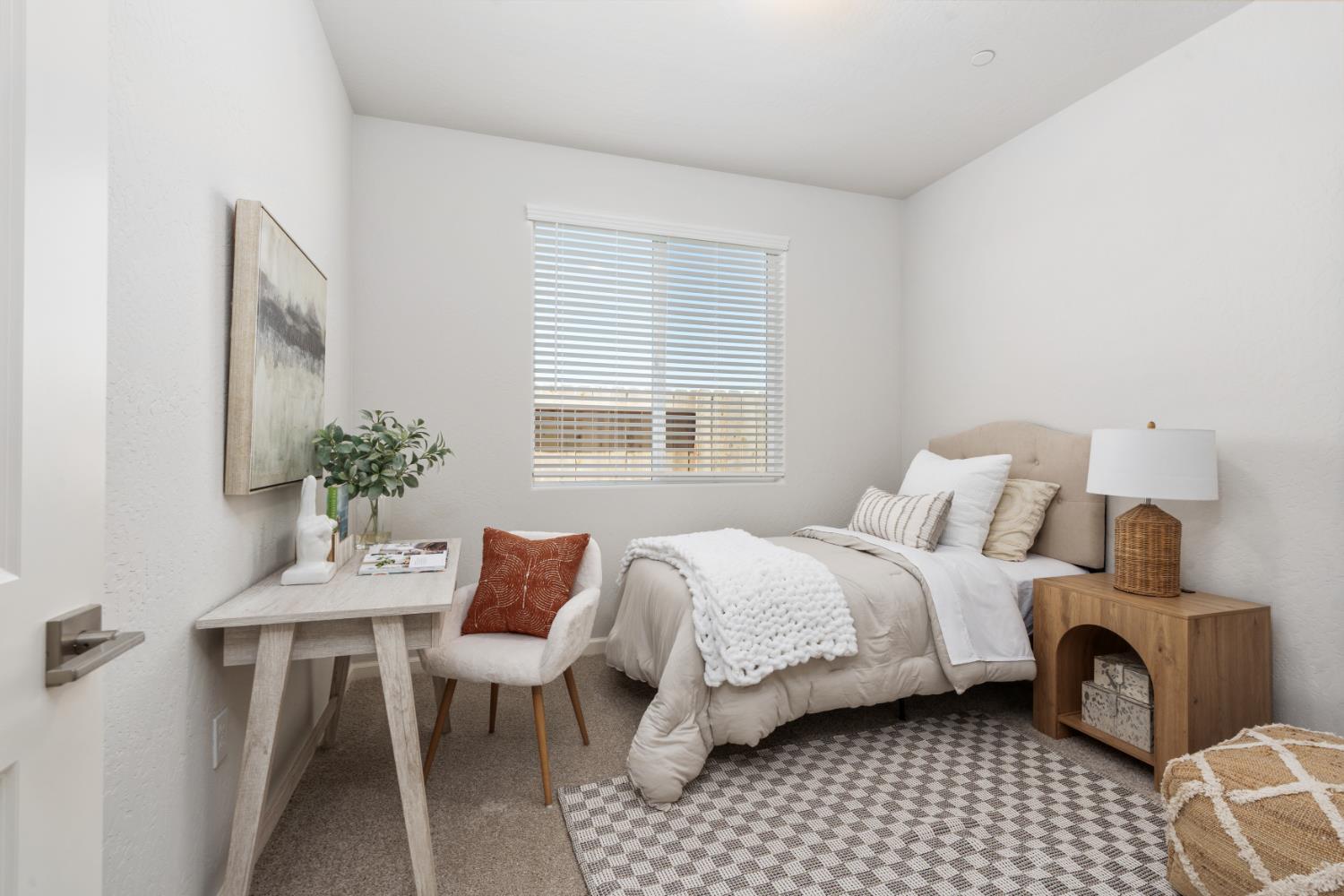 708 Solar Ln, Clovis, CA 93619