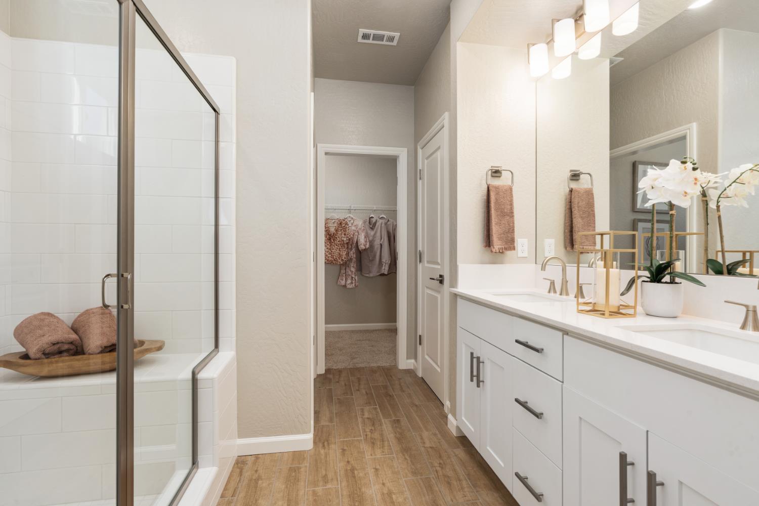 692 Solar Ln, Clovis, CA 93619