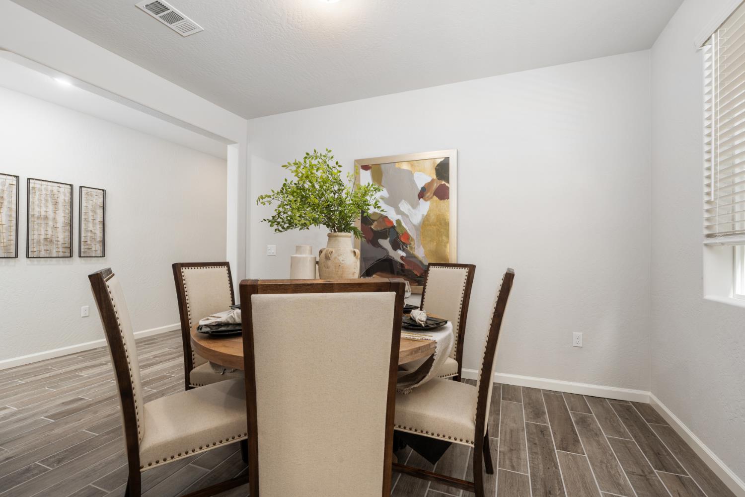 676 Solar Ln, Clovis, CA 93619