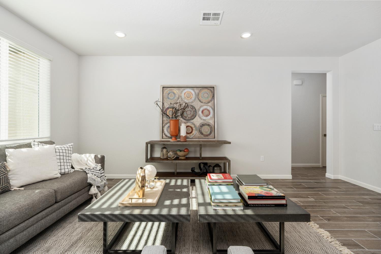 676 Solar Ln, Clovis, CA 93619