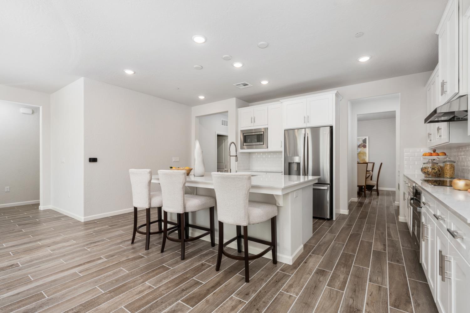 676 Solar Ln, Clovis, CA 93619