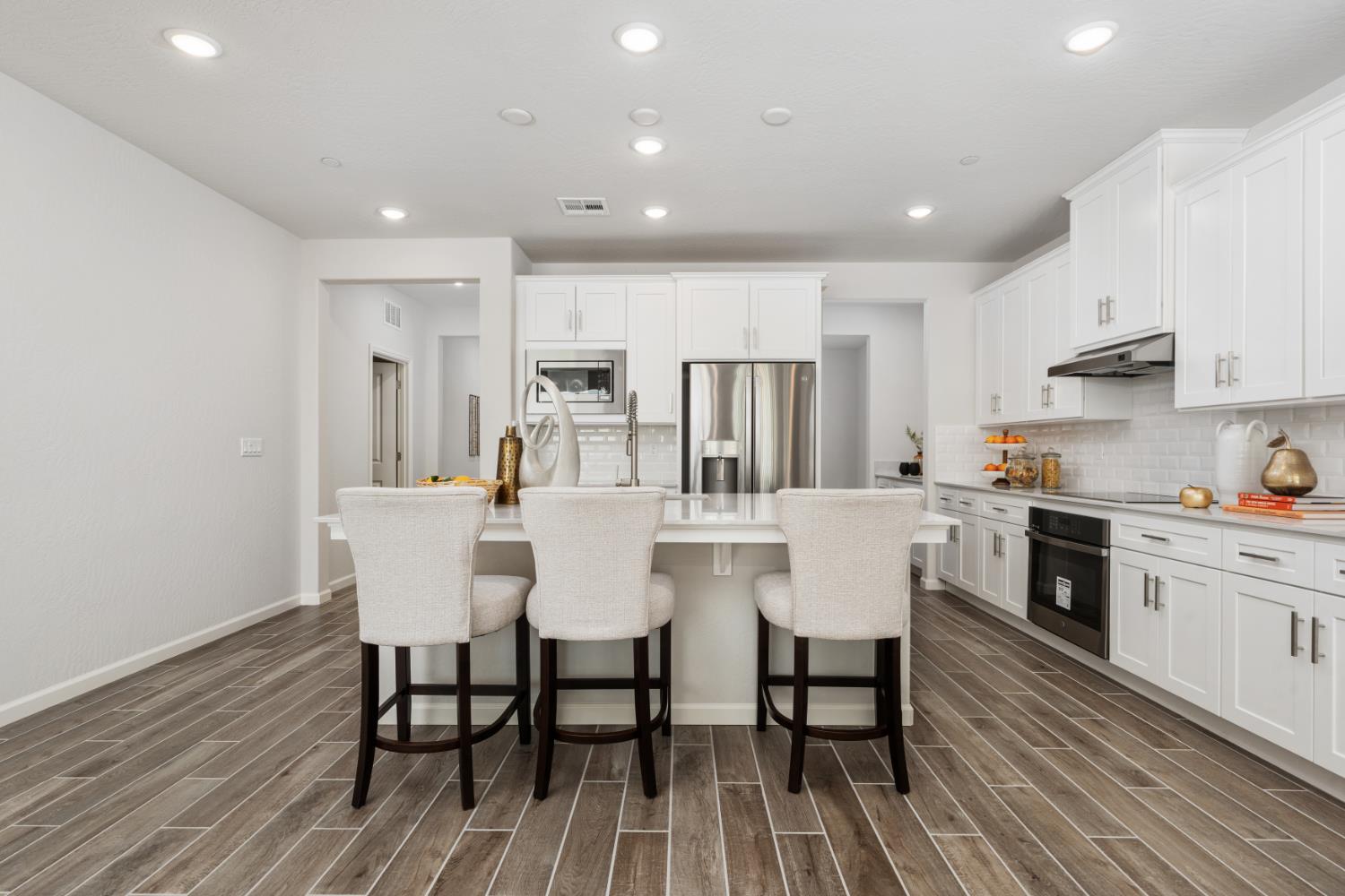 676 Solar Ln, Clovis, CA 93619
