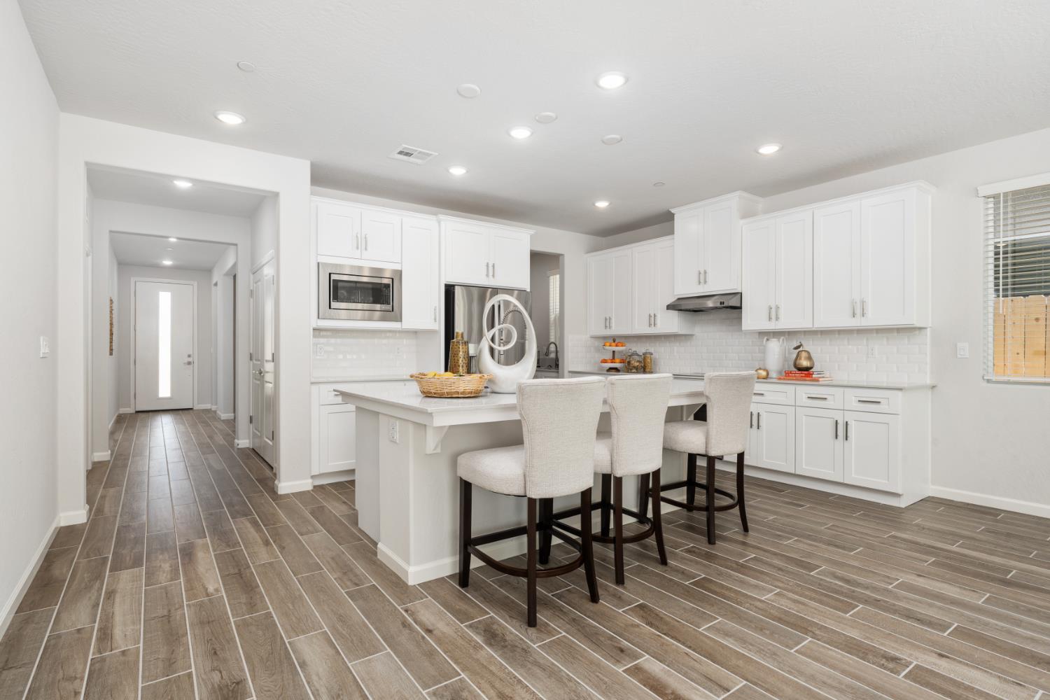 676 Solar Ln, Clovis, CA 93619