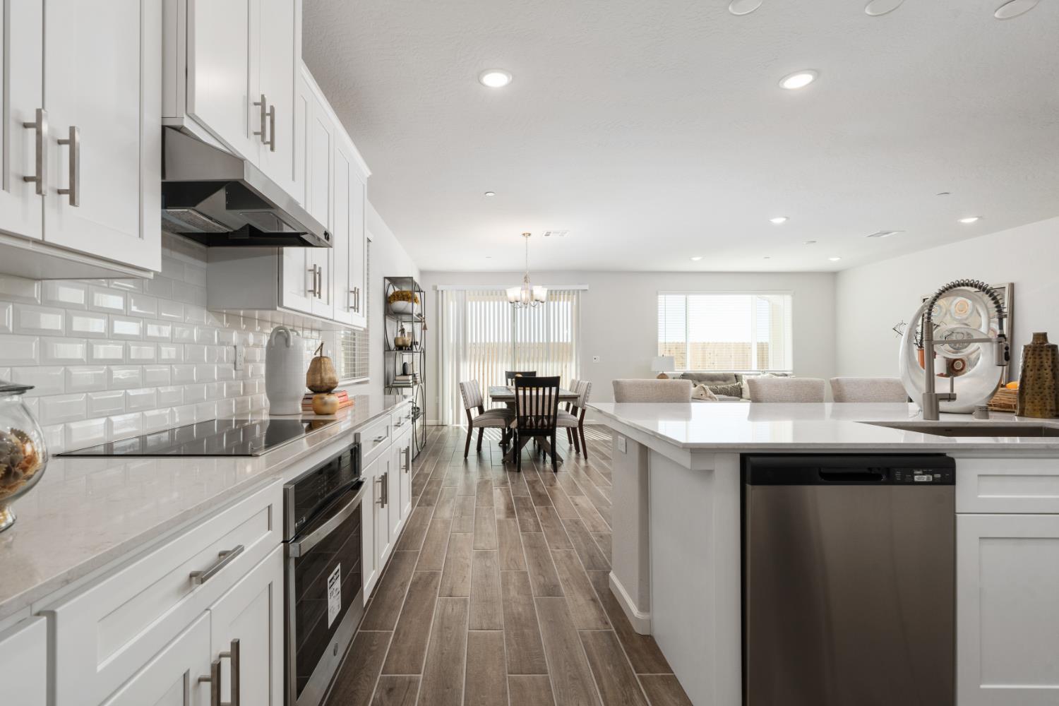 676 Solar Ln, Clovis, CA 93619