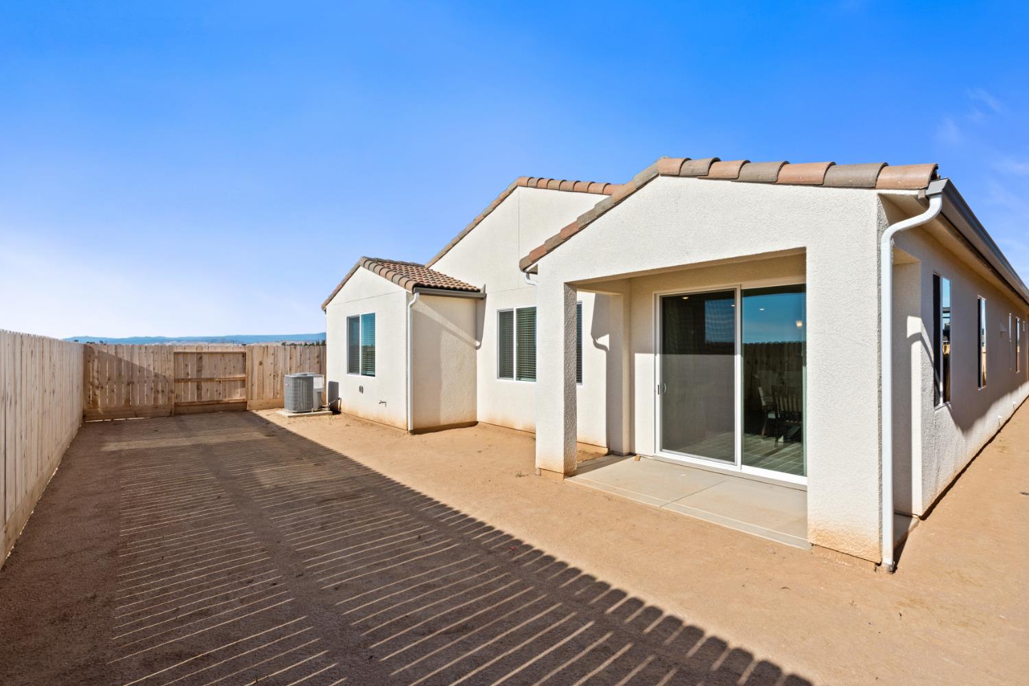 676 Solar Ln, Clovis, CA 93619