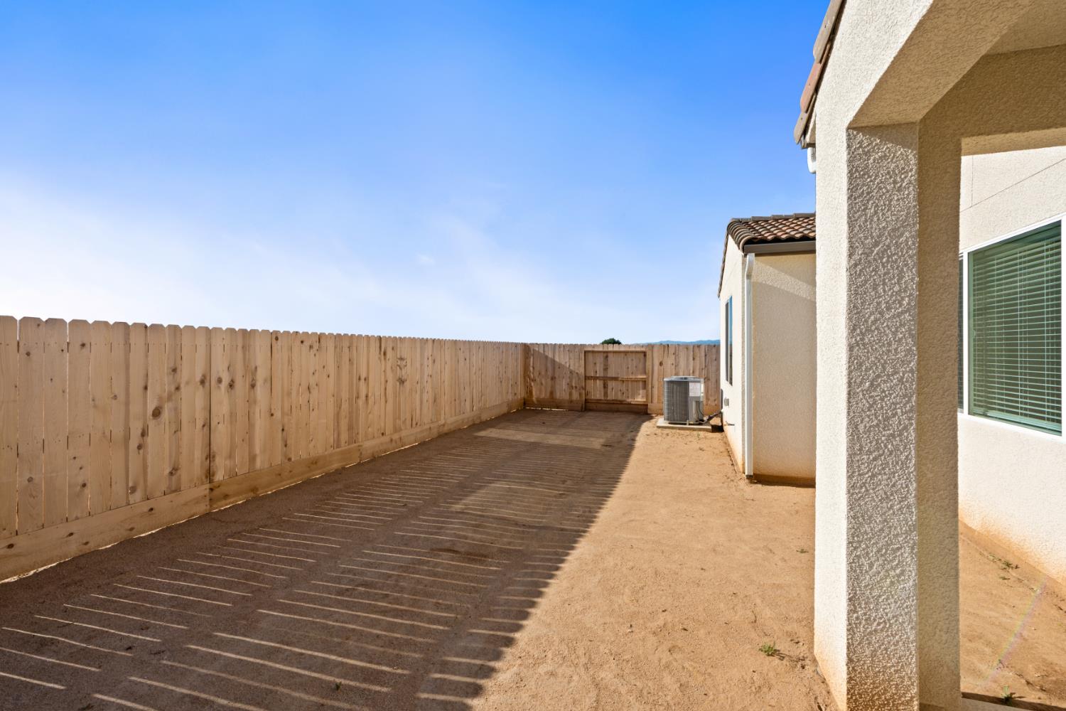 676 Solar Ln, Clovis, CA 93619