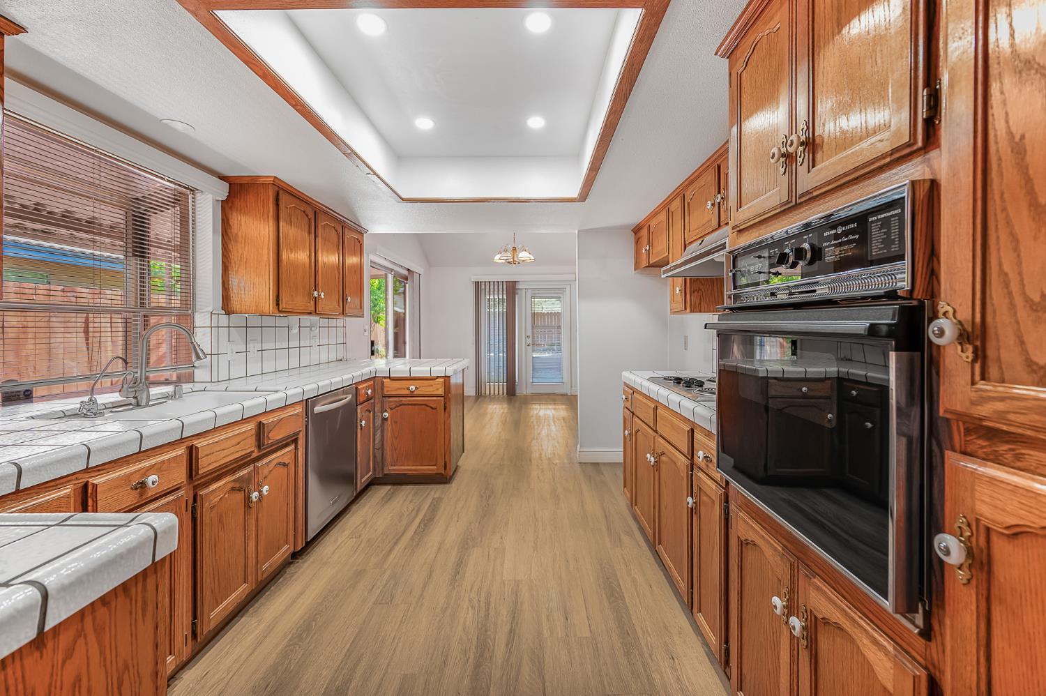 6466 N Mitre Ave, Fresno, CA 93722