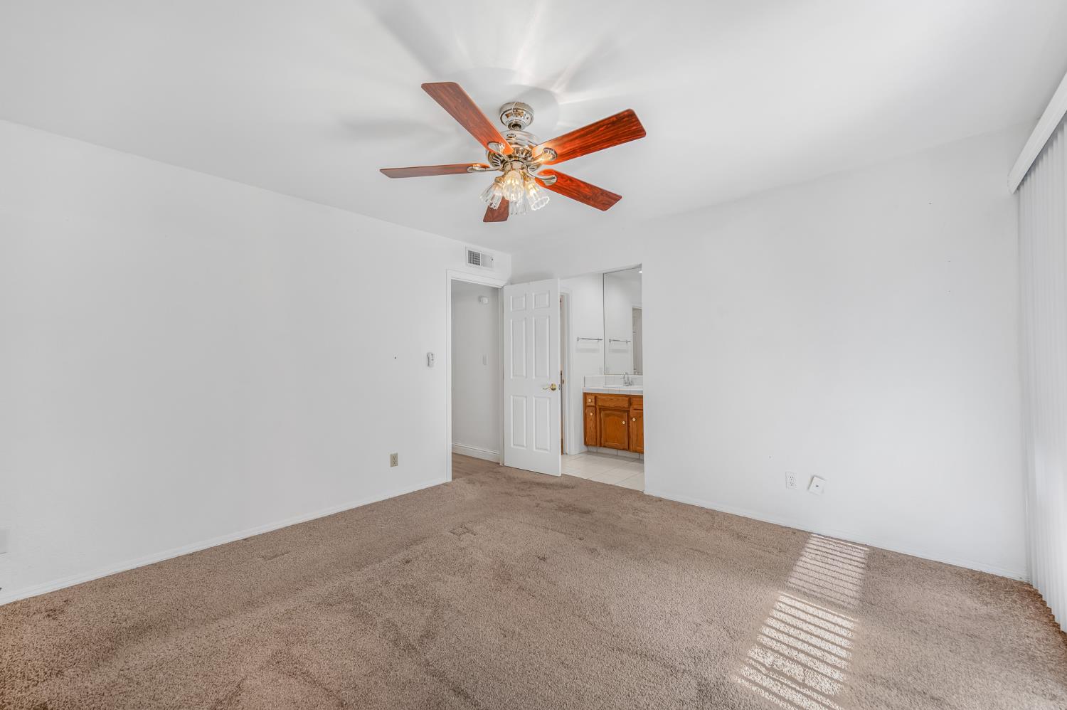 6466 N Mitre Ave, Fresno, CA 93722