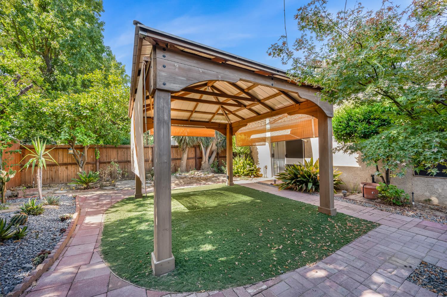 6466 N Mitre Ave, Fresno, CA 93722