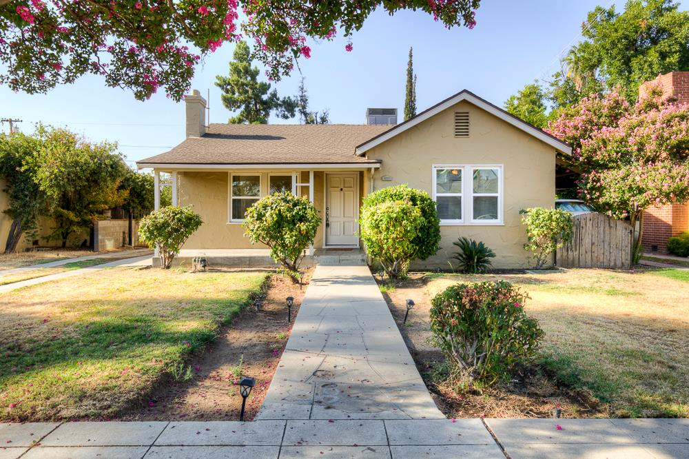 226 E Alhambra Ave, Fresno, CA 93728