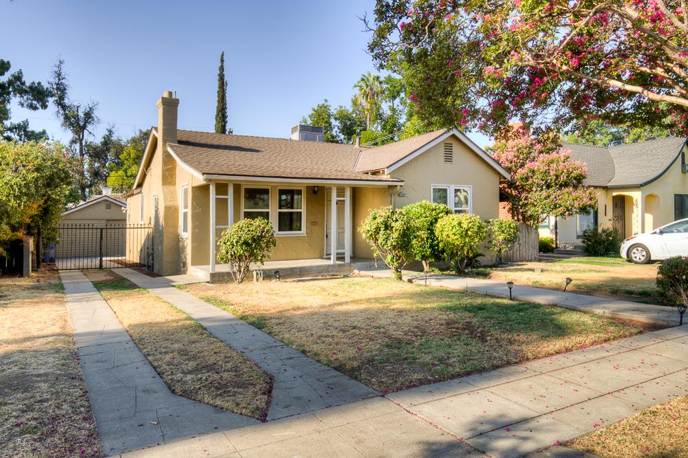 226 E Alhambra Ave, Fresno, CA 93728